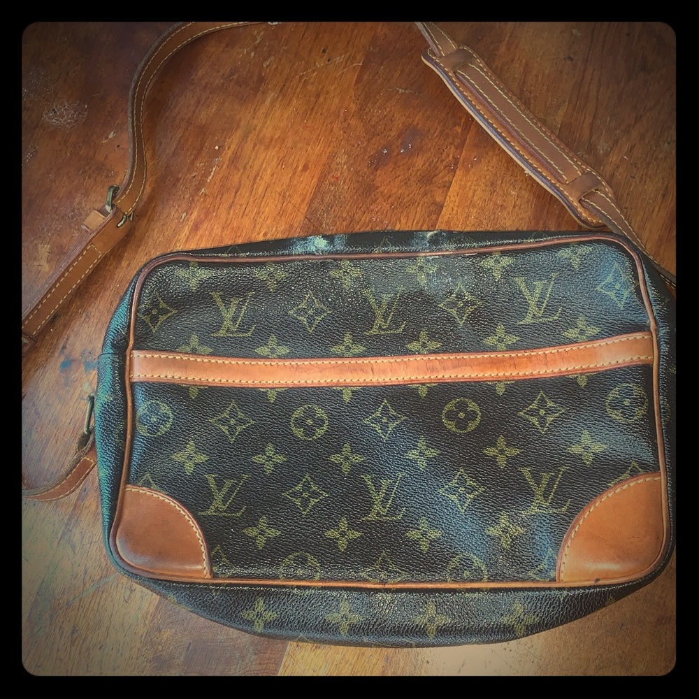 Louis Vuitton vintage leather cross body bag